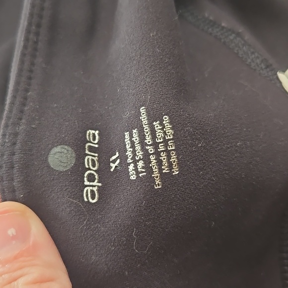 Apana xl black legging 21" crop - Picture 4 of 8